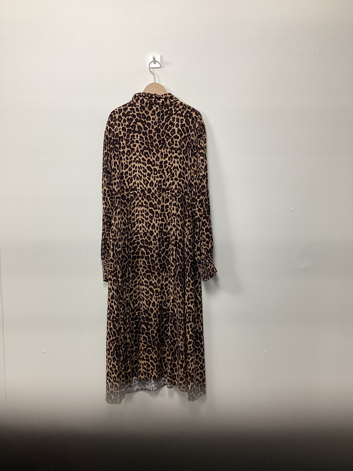 Re-Loved Animal Empire Line Midi Dress - Size 18 view 4